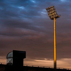 Empresa Que Vende Torre De Iluminação Led