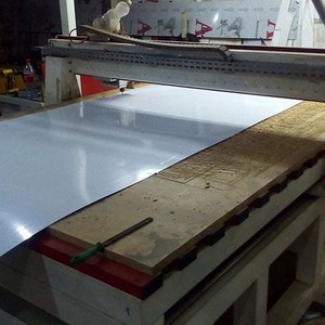 Corte em acrílico a laser Corte em acrílico a laser